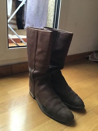 Botos camperos Roberto Garrudo de segunda mano por 25 EUR en Sevilla en  WALLAPOP