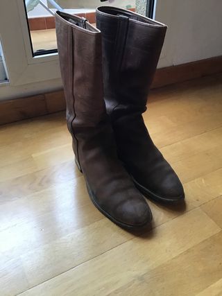 Botos camperos Roberto Garrudo de segunda mano por 25 EUR en Sevilla en  WALLAPOP