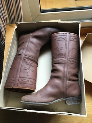 Botos camperos de roberto garrudo de segunda mano por 25 EUR en Sevilla en  WALLAPOP