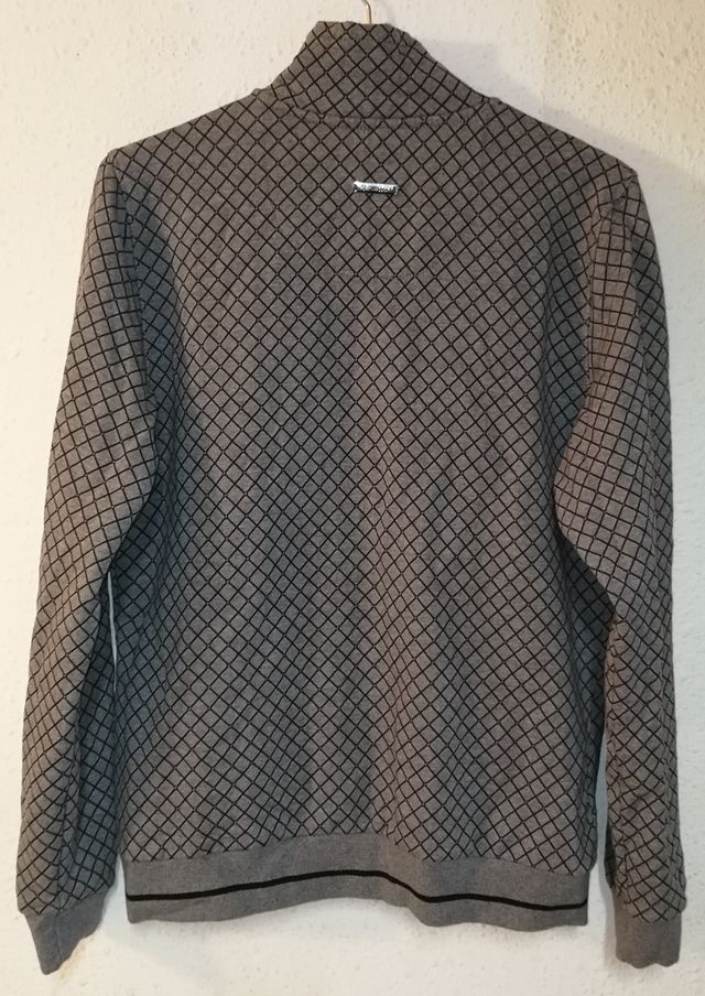 Sudadera marca SLX Sport Luxury