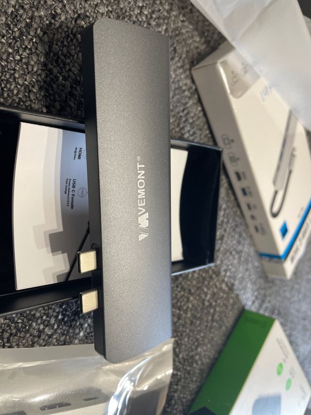 HUB USB C Thunderbolt · Nuevo a estrenar