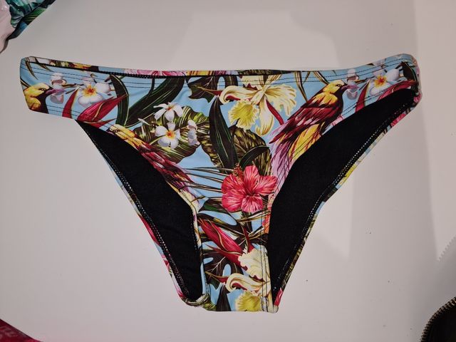 Braguitas de bikini nueva