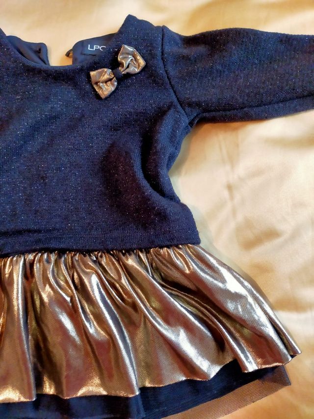 Vestido de 6a 9 meses.