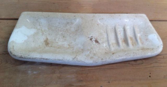 Antigua jabonera de loza