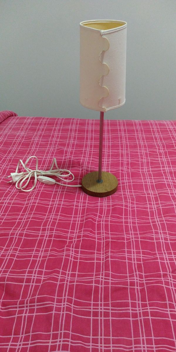 Lámpara de mesa madera