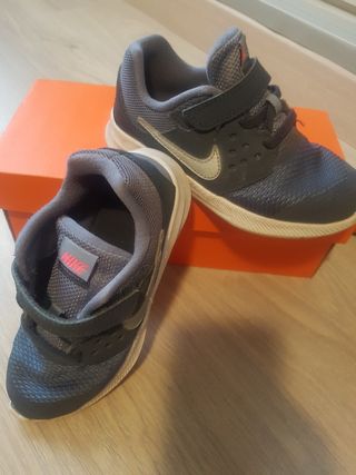 Zapatillas nike talla 27 de segunda mano por 9 EUR en Torrent en WALLAPOP