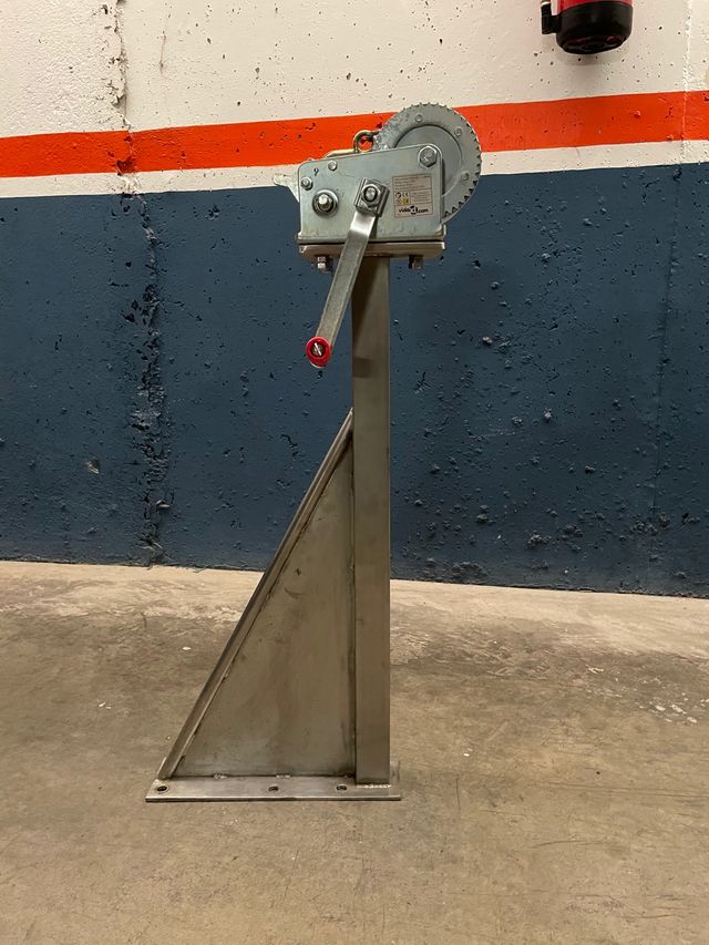 Cabestrante con pie fijo