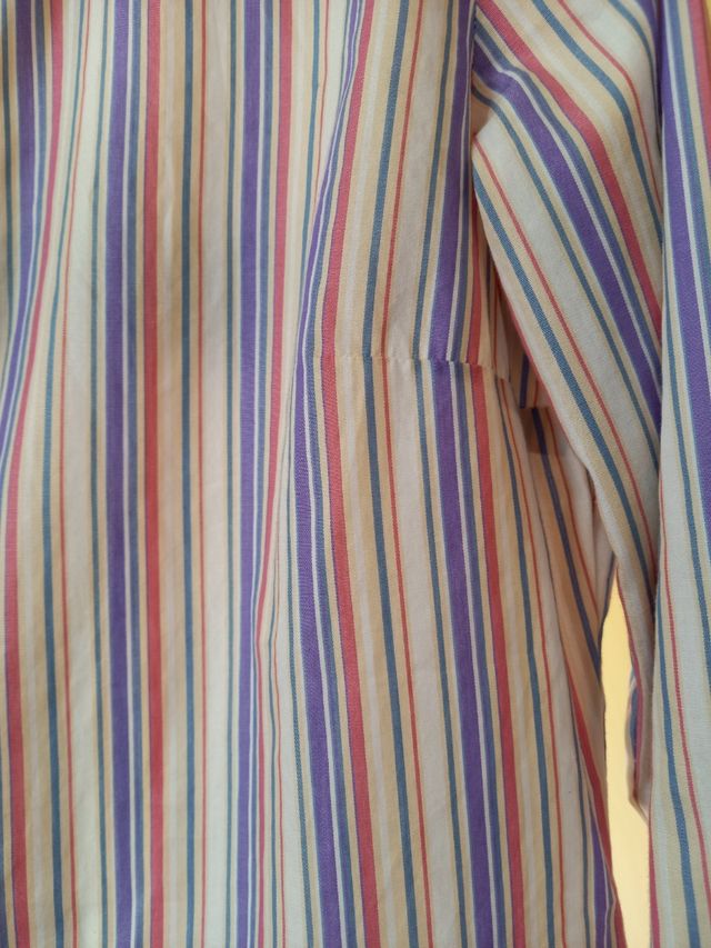 Camisa ideal de rayas moradas ,talla 42