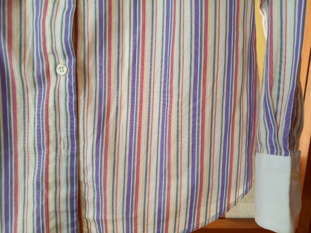 Camisa ideal de rayas moradas ,talla 42
