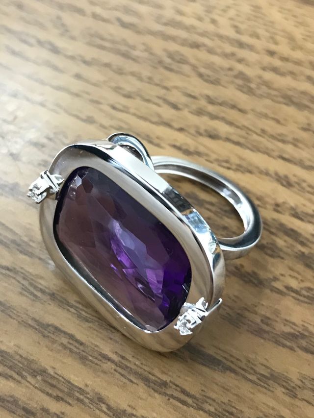 Anillo oro 18k amatista grande y 2 diamantes