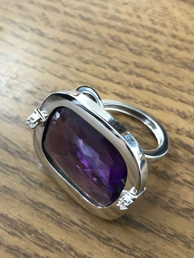 Anillo oro 18k amatista grande y 2 diamantes