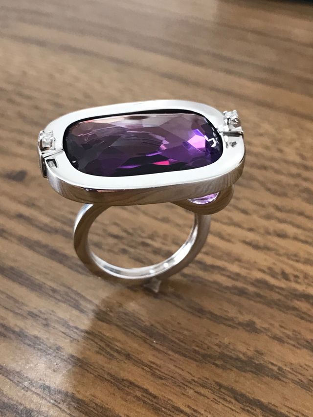 Anillo oro 18k amatista grande y 2 diamantes
