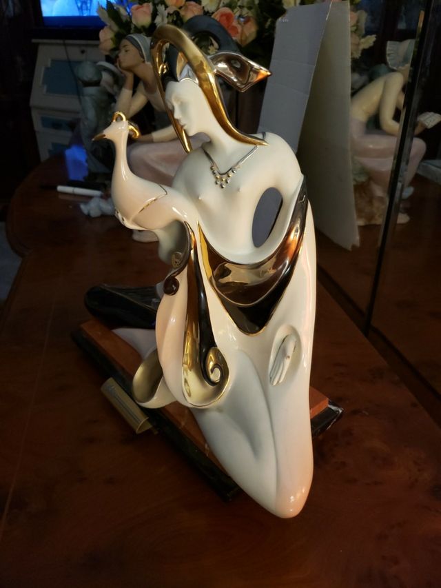 FIGURA GALOS DE PORCELANA