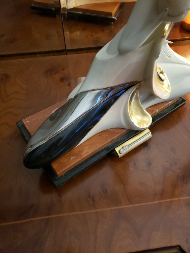 FIGURA GALOS DE PORCELANA