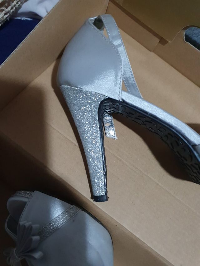 Sandalias plateadas, num 39,tacón 10cm