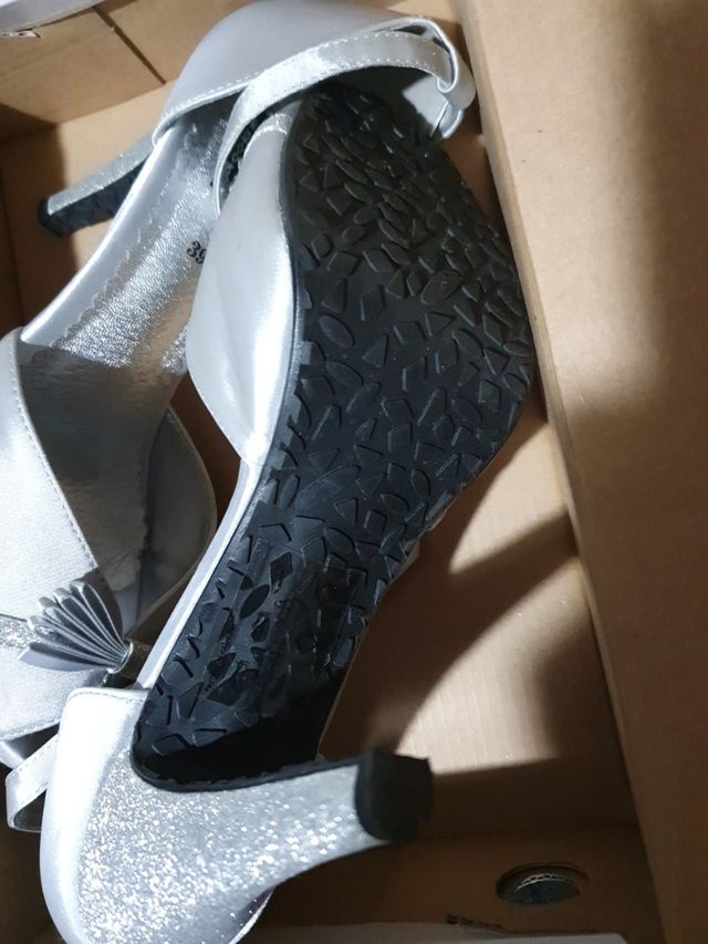 Sandalias plateadas, num 39,tacón 10cm