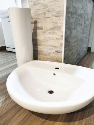 Lavabo de pie de segunda mano en Madrid en WALLAPOP