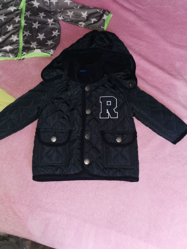 abrigos 9-12 m los 3 abrigos x 15 €