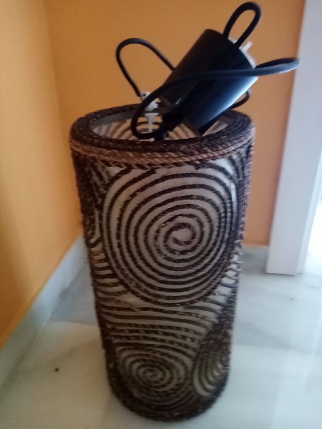 Lámpara de techo, ideal para terraza cerrada. 70cm