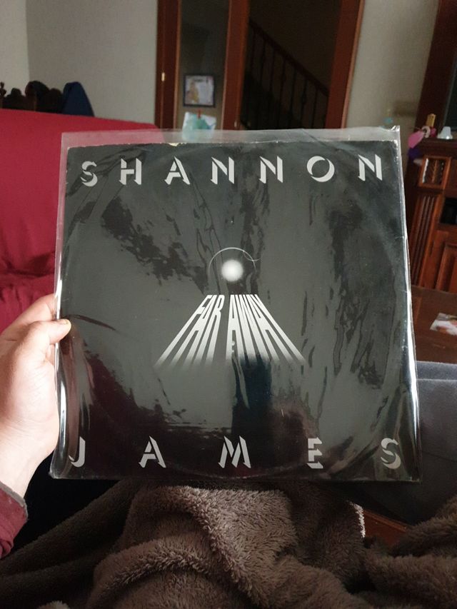 shannon James  far away buen estado