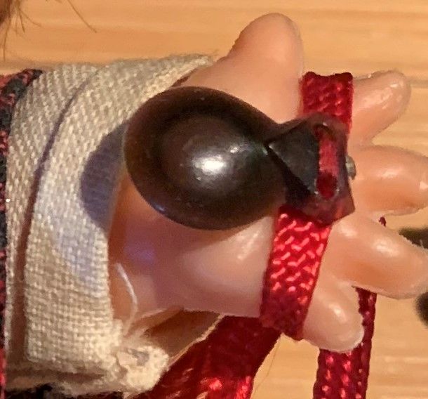 Muñeca antigua. traje regional charro.