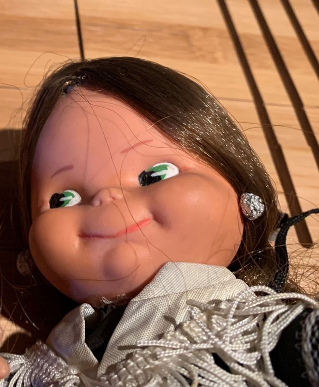 Muñeca antigua. traje regional charro.