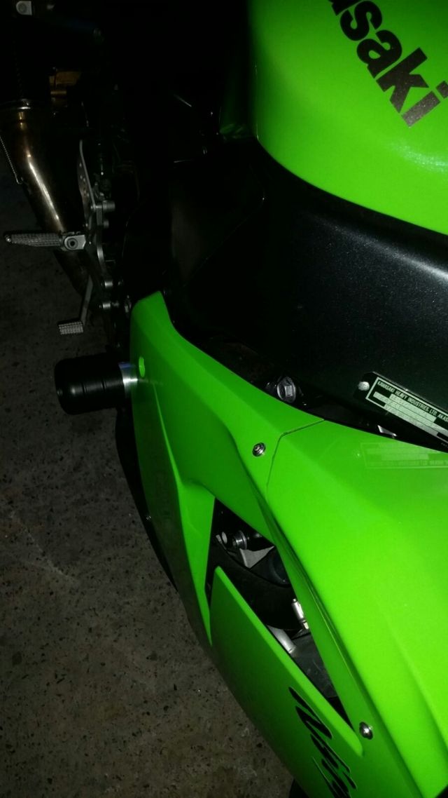 Anticaidas kawasaki Zx10r 2004-2005
