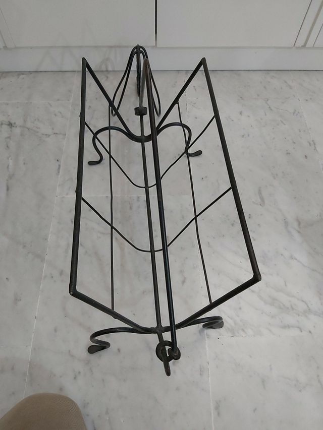 REVISTERO, forma perro