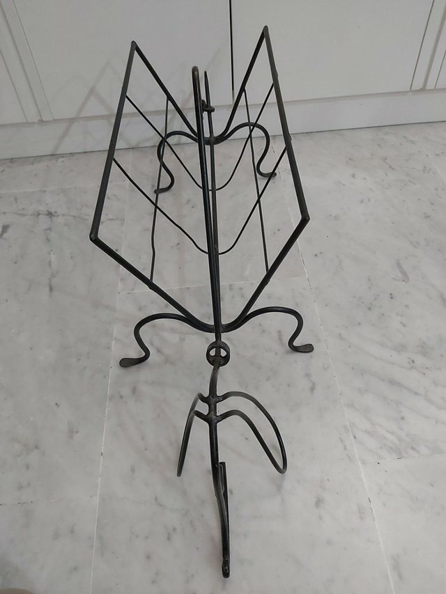 REVISTERO, forma perro