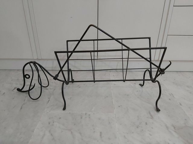 REVISTERO, forma perro