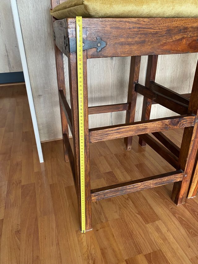 Taburetes de madera teca