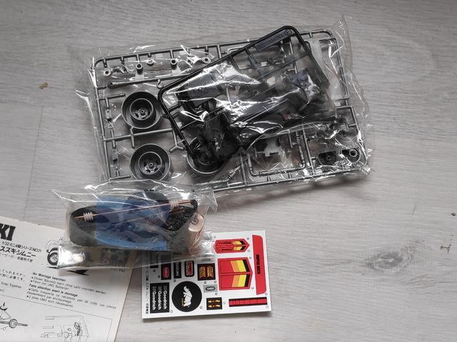 TAMIYA MINI 4WD SUZUKI JIMNY (19011)