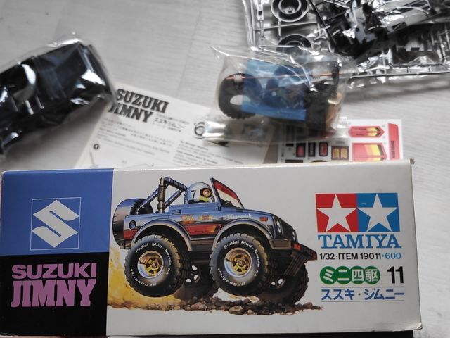 TAMIYA MINI 4WD SUZUKI JIMNY (19011)
