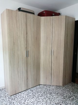 Armario ropero esquinero de segunda mano en WALLAPOP