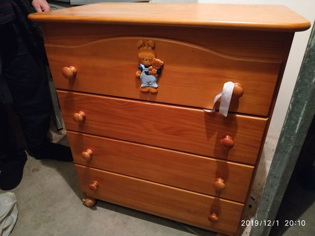 Mueble de Bebé de segunda mano por 40 € en Madrid en WALLAPOP