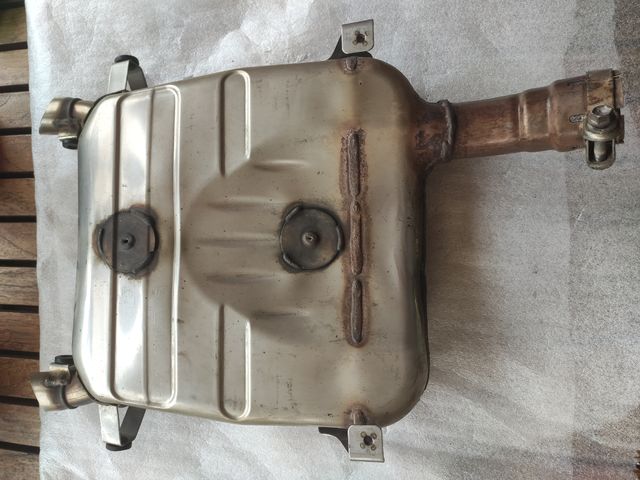 Escape original Suzuki GSR 600 .