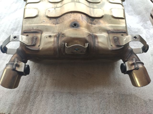 Escape original Suzuki GSR 600 .