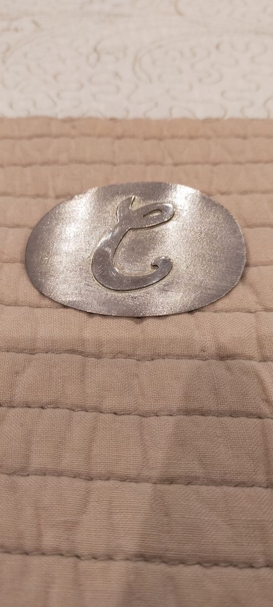 colgante plata inicial C