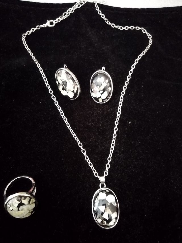 conjunto collar más pendientemás anillo
