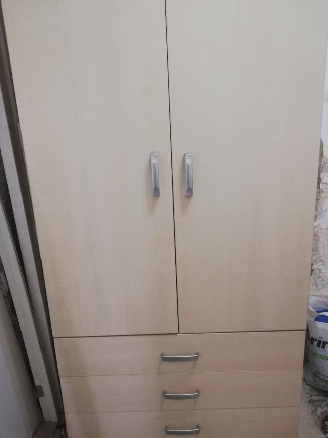 Armario de madera de segunda mano por 60 € en Valencia en WALLAPOP