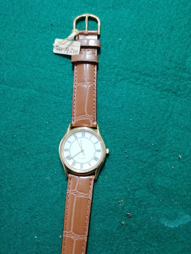 Reloj de cuarzo. maquinaria miyota.