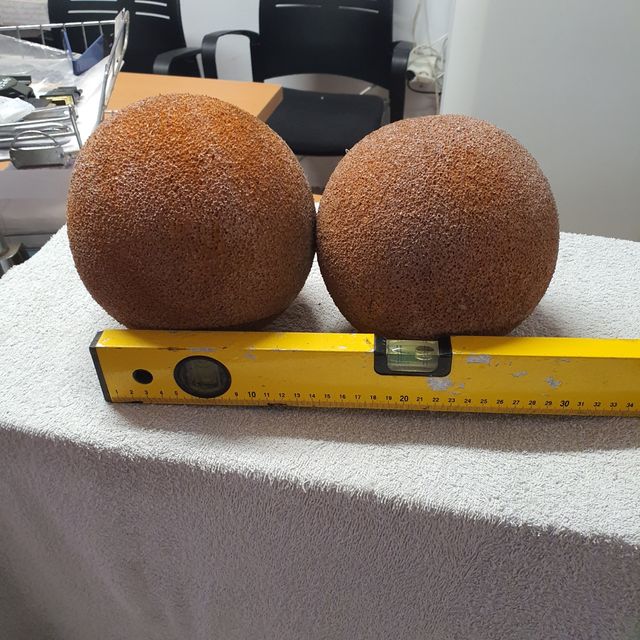 bolas- 2 unidades- para limpieza tuberia  hormigón