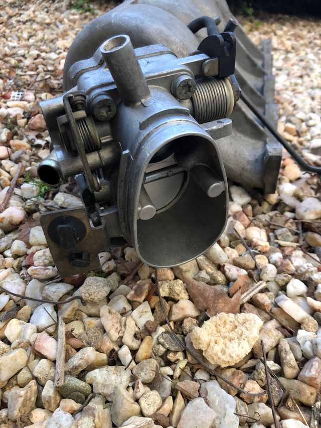 Colectores de admisión Renault 19. 16v