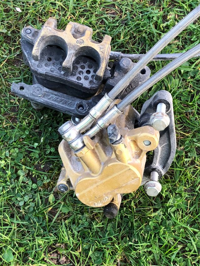 Frenos pinzas nissin triumph speed triple 1050