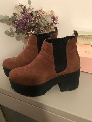 Botines marrones plataforma de segunda mano en Alcalá de Henares en WALLAPOP