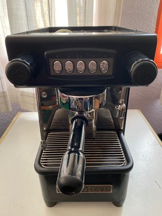 Cafetera profesional y molinillo eléctrico. de segunda mano por 500 EUR en  Alcoy en WALLAPOP