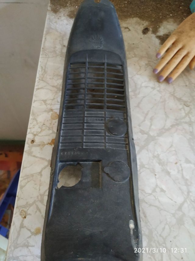 Tapa plástico Derbi Variant