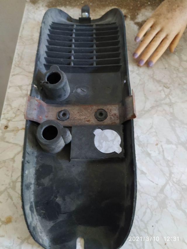 Tapa plástico Derbi Variant