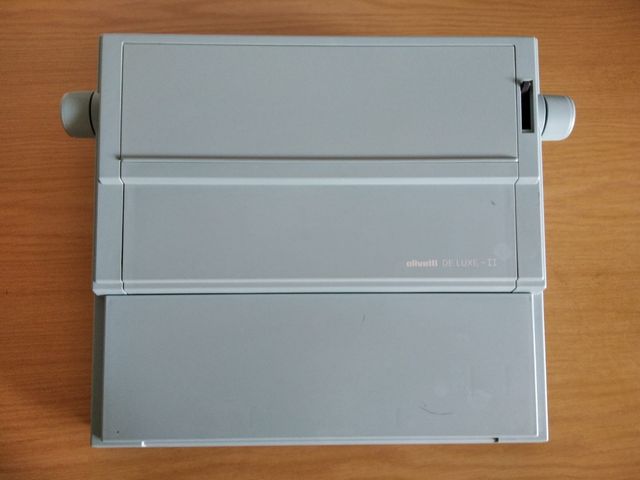 macchina da scrivere elettrica olivetti