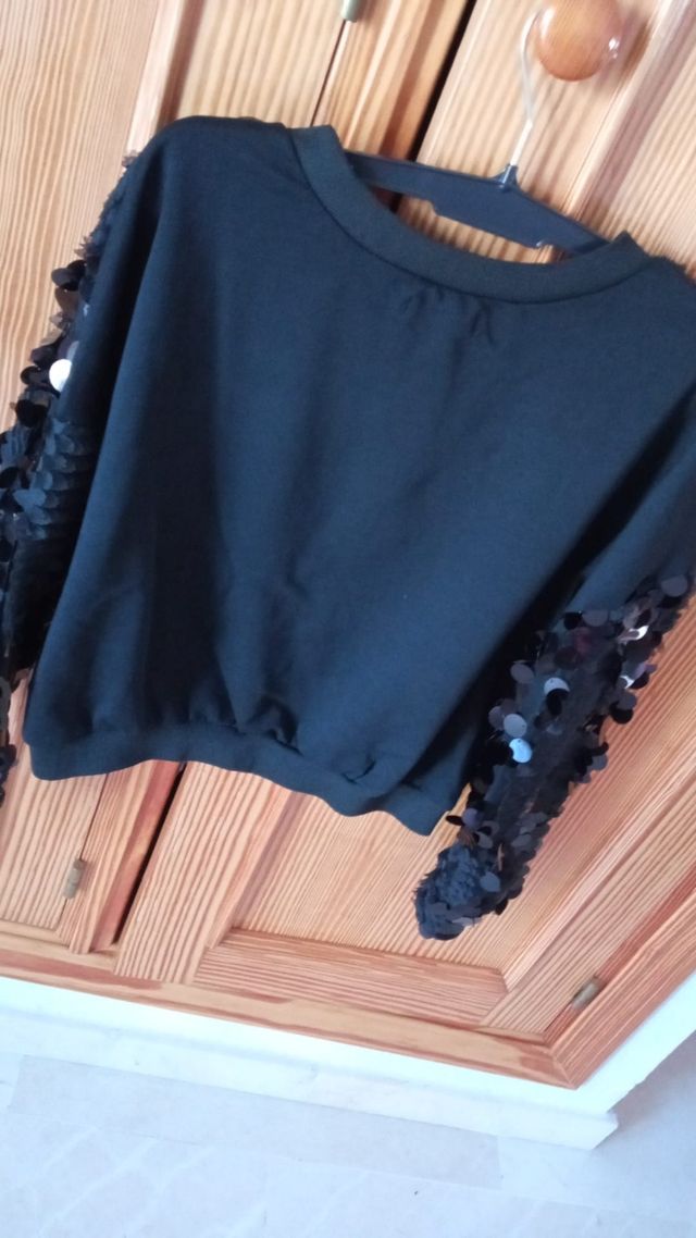 Blusa negra lentejuelas